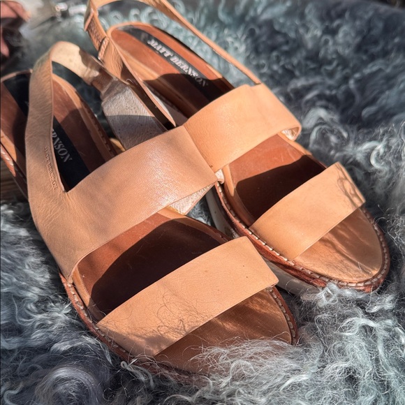 Matt Bernson Light Tan Leather Sandals - Picture 1 of 4